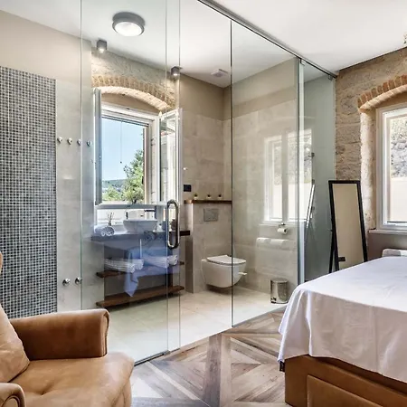 Phenomenal Lighthouse St, Nicholas 2 Bedrooms Floor Heating Private Jacuzzi *