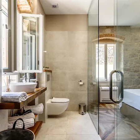 Phenomenal Lighthouse St, Nicholas 2 Bedrooms Floor Heating Private Jacuzzi *