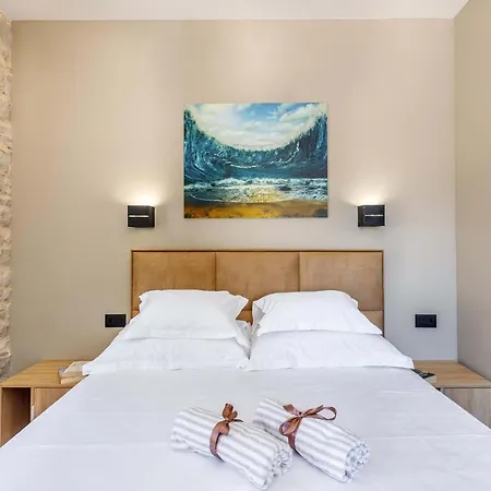 Phenomenal Lighthouse St, Nicholas 2 Bedrooms Floor Heating Private Jacuzzi Apartment Pucisca