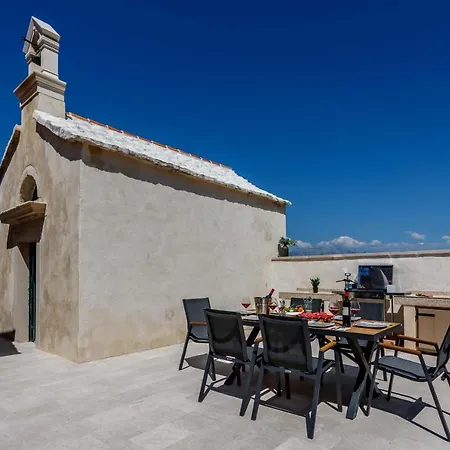 Phenomenal Lighthouse St, Nicholas 2 Bedrooms Floor Heating Private Jacuzzi Apartment *