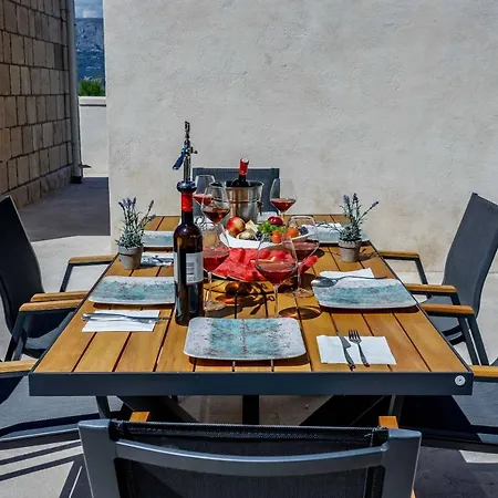 Phenomenal Lighthouse St, Nicholas 2 Bedrooms Floor Heating Private Jacuzzi Apartment Pucisca
