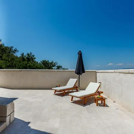 Phenomenal Lighthouse St, Nicholas 2 Bedrooms Floor Heating Private Jacuzzi Apartment