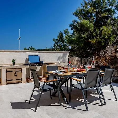 Phenomenal Lighthouse St, Nicholas 2 Bedrooms Floor Heating Private Jacuzzi *